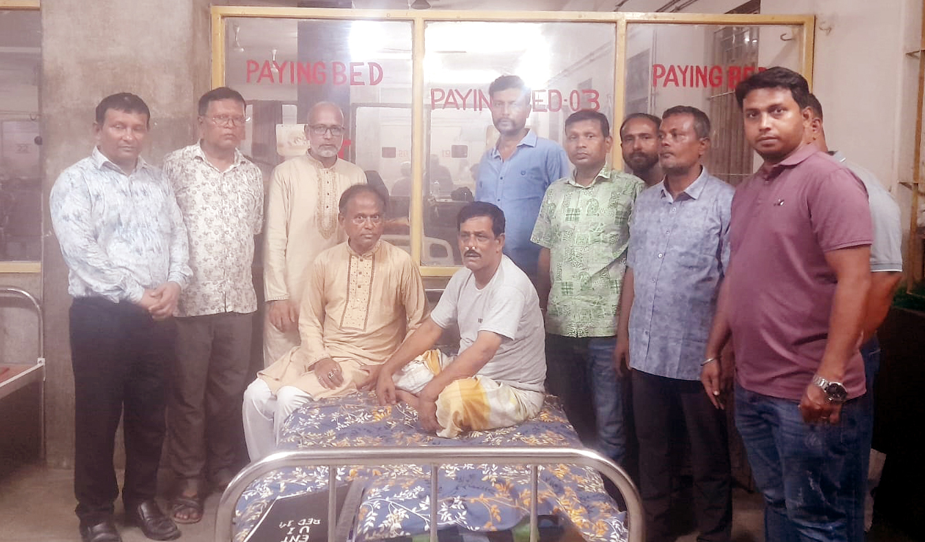 সিলেটে হিন্দু ব্যবসায়ী খগেন্দ্র দাসের ওপর হামলা ও লুটপাটের তীব্র নিন্দা: হাসপাতালে হিন্দু-বৌদ্ধ-খ্রিস্টান কল্যাণ ফ্রন্টের নেতৃবৃন্দ