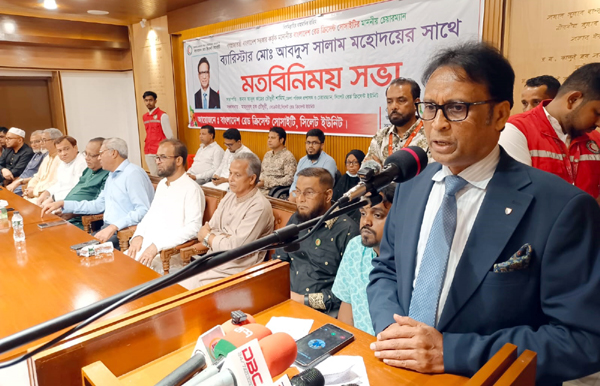 রেড ক্রিসেন্টের স্বেচ্ছাসেবকরা সবসময় জীবনের ঝুঁকি নিয়ে মানুষের পাশে দাঁড়িয়েছেন: ব্যারিস্টার আবদুস সালাম