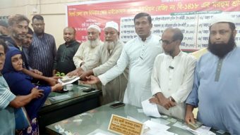 সিলেটের মৃত ১০ শ্রমিক পরিবারের মাঝে জেলা পরিবহন শ্রমিক ইউনিয়নের নগদ অর্থ বিতরণ